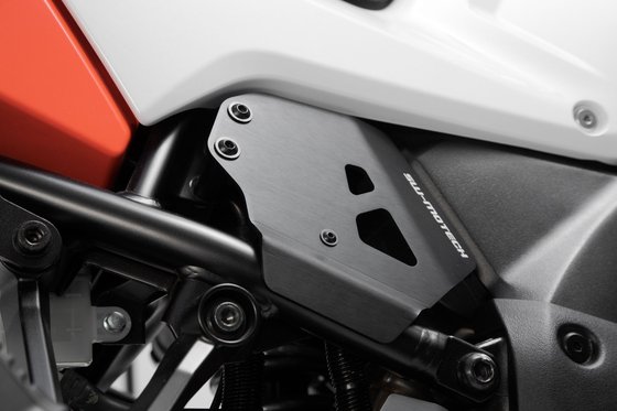 SCT.05.936.10000/B SW-MOTECH black side cover for suzuki v-strom 1050