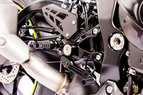 MUE2-S01-B GILLES TOOLING black rearset for suzuki gsx-r