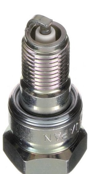 7473 NGK standard spark plug c8eh-9