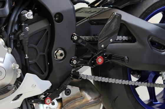 MUE2-Y01-B GILLES TOOLING black rearsets for yamaha r1