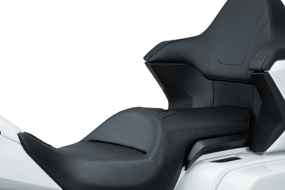 6772 KURYAKYN backrest for driver on 2018+ gold wing gl