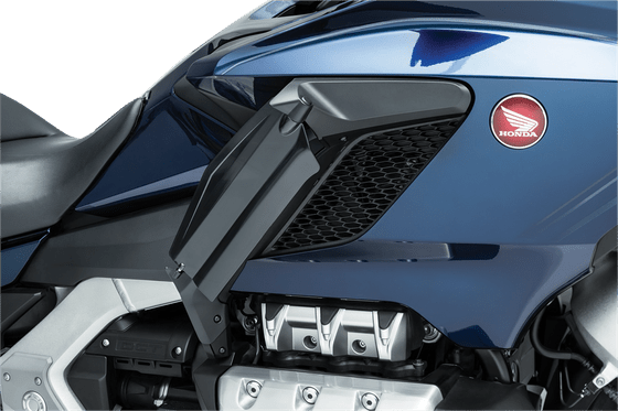 6579 KURYAKYN air deflector for '18+ gold wing