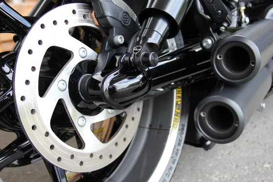 CULT WERK rr axle cover for vrod