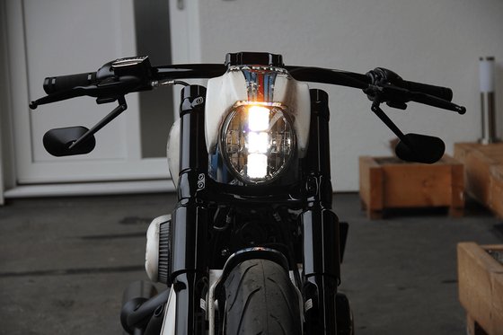 HD-BRO054 CULT WERK black v-rod headlight