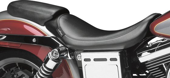 LN-851 LE PERA smooth solo seat silhouette