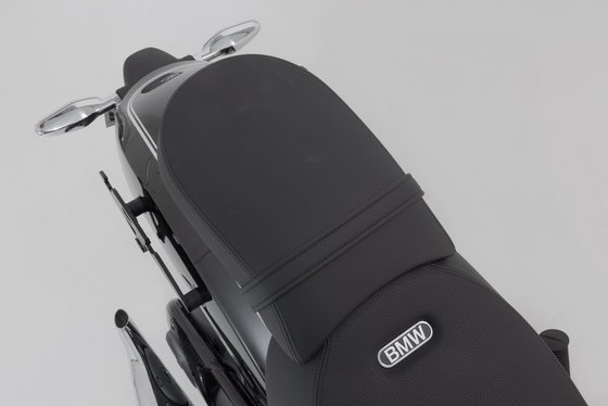 SW-MOTECH legend saddlebag system - left side