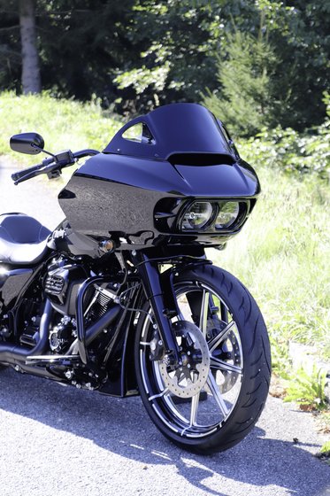 HD-TOU026 CULT WERK black windshield