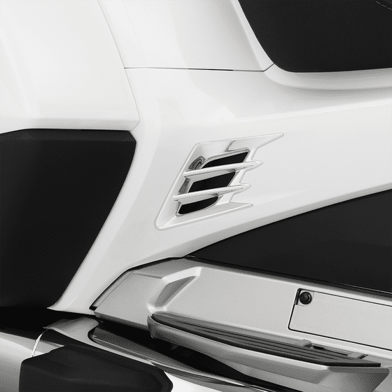 52-960 SHOW CHROME side panel vent accent