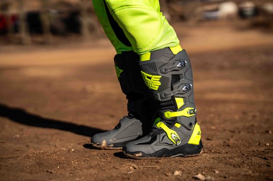 0025890.290 ACERBIS whoops boots